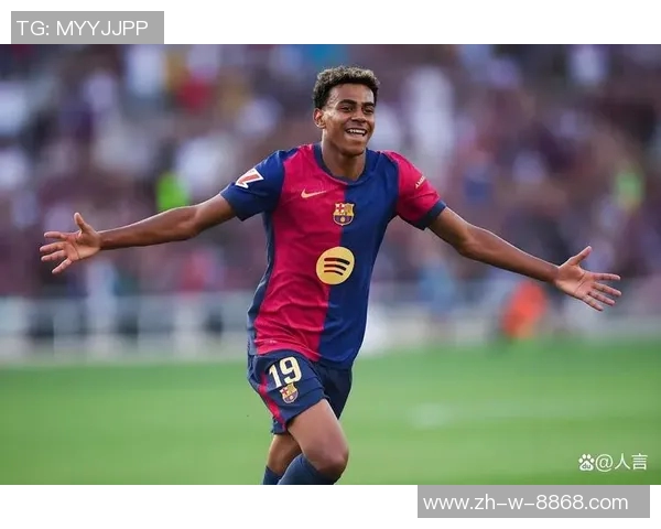 年轻足球球星展现青春力量与健美肌肉的激情瞬间